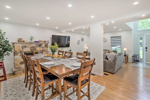 Game Room & Yard: Family Paradise in Pocono Summit House in Coolbaugh Township