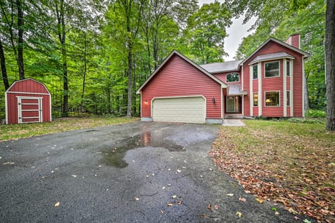 Bellaire Ski Escape ~ 1 Mile to Schuss Mountain! House in Michigan