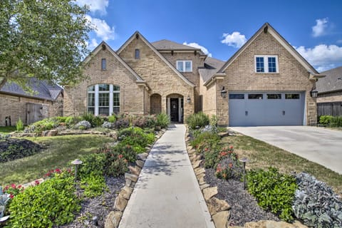 Family-Friendly Brookshire Home w/ Game Room! House in Katy