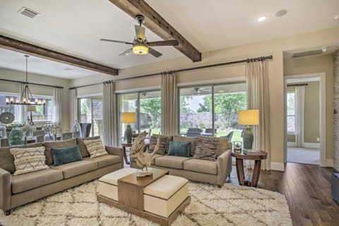 Family-Friendly Brookshire Home w/ Game Room! House in Katy