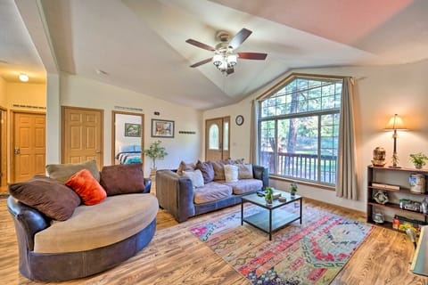 'Lazy Bear Den' ~ 9 Mi to Vallecito Reservoir House in La Plata County