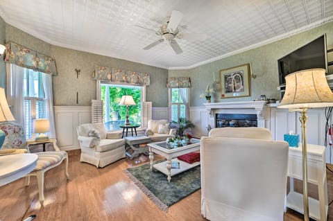 Elegant 1905 Home: Steps to Torch Lake & Dtwn House in Torch Lake