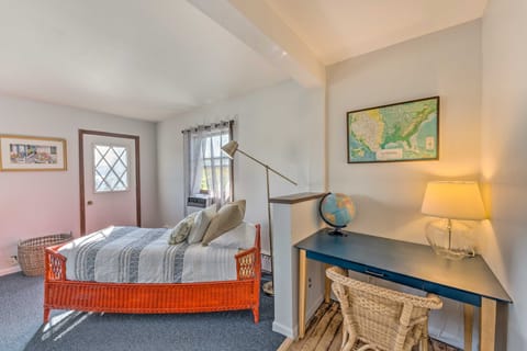 Williams Bay Getaway w/ Geneva Lake Views! Apartment in Williams Bay