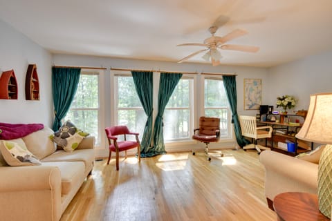 Peaceful Lake Hartwell Gem w/ Boat Dock House in Lake Hartwell