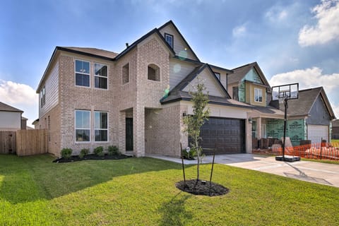 Houston Home w/ Private Yard - 16 Mi to Dtwn House in Houston