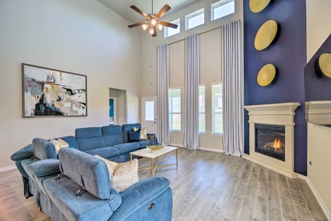 Houston Home w/ Private Yard - 16 Mi to Dtwn House in Houston