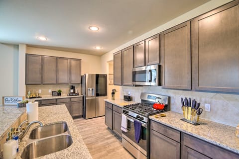 Houston Home w/ Private Yard - 16 Mi to Dtwn House in Houston