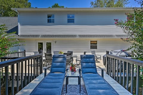 2 Mi to Clemson: Central Villa w/ Deck, Near Lakes Villa in Clemson