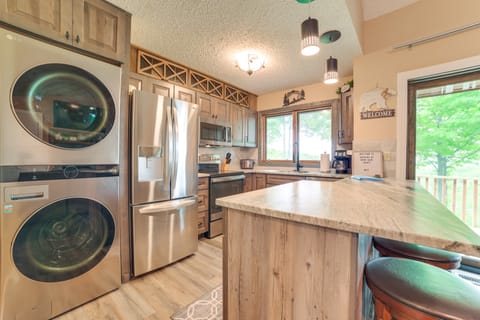 Bellaire Ski Condo: 1 Mi to Summit Mountain! Apartment in Michigan