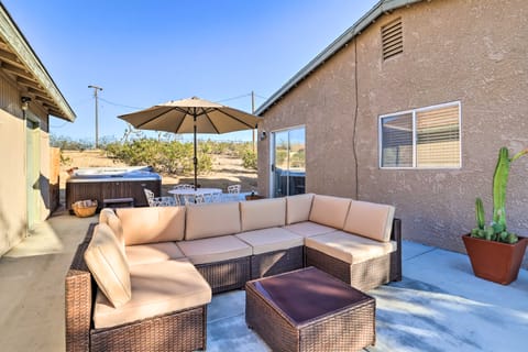 Sunny Oasis w/ Hot Tub ~ 11 Mi to Nat'l Park! House in Yucca Valley