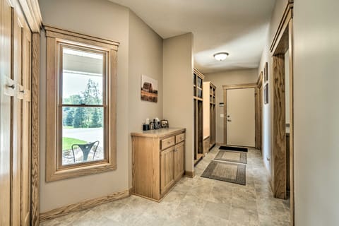 Tranquil Lake Elmo Farmhouse: Hiking Nearby! House in Lake Elmo