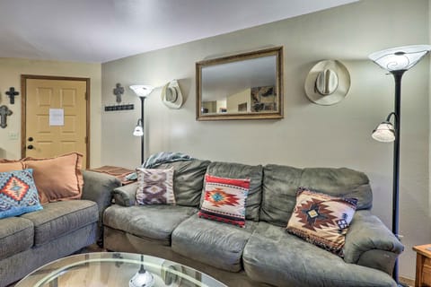 Rustic Condo w/ Deck < 1 Mi to Angel Fire Resort! Apartment in Angel Fire