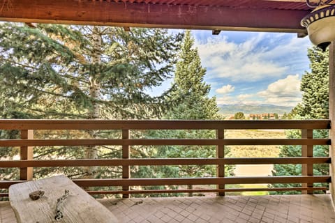 Rustic Condo w/ Deck < 1 Mi to Angel Fire Resort! Apartment in Angel Fire