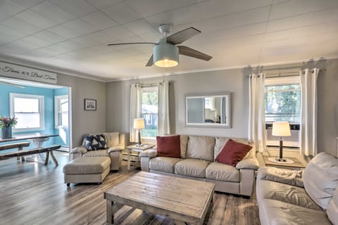 Lakefront Cottage w/ Fishing & Private Yard! Cottage in Lake Erie