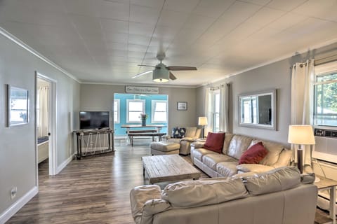 Lakefront Cottage w/ Fishing & Private Yard! Cottage in Lake Erie