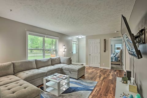 Charming Pentwater Home w/ Fire Pit & Yard! House in Wisconsin