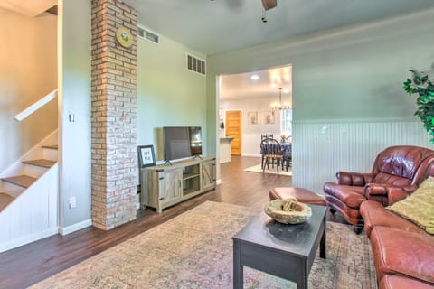 Beautifully Restored Farmhouse in Marshall! House in Indiana