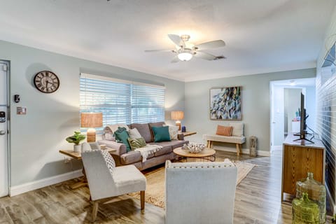 Remodeled St Petersburg Retreat w/ Hot Tub! House in Bay Pines