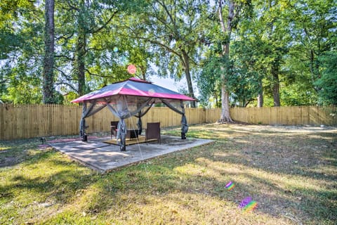 'Blue Cottage in the Bayou' w/ Private Yard! House in Baton Rouge
