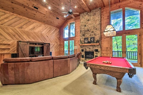 Serene Lewisburg Lakefront Retreat w/ Dock House in Kentucky