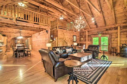 Serene Lewisburg Lakefront Retreat w/ Dock House in Kentucky