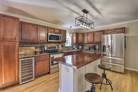 Hot Tub, Fire Pit & Lake Access: Poconos Escape! House in Tunkhannock Township