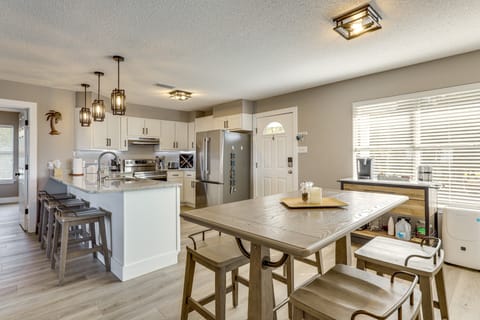 Foley Beach Cottage w/ Waterfront Backyard! Cottage in Alabama