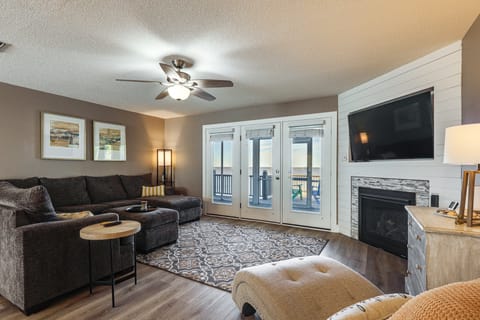 Foley Beach Cottage w/ Waterfront Backyard! Cottage in Alabama