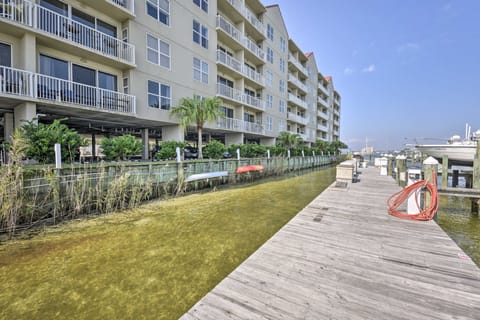 Fort Walton Beach Retreat: Private Boat Slip! Apartment in Okaloosa Island