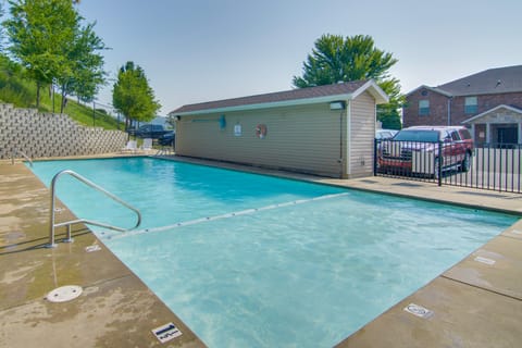 Branson Family Fun Awaits: Condo w/ Pool Access Apartment in Branson