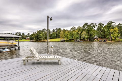 Eatonton Getaway on Lake Sinclair w/ Dock! House in Lake Sinclair
