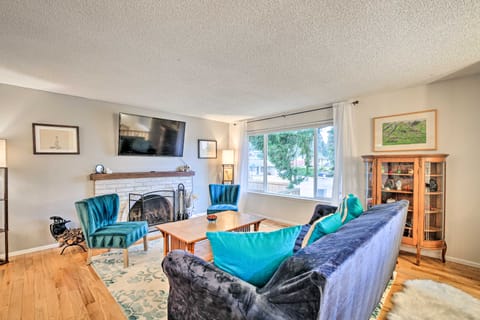 Spacious Kent Getaway w/ Yard, Deck + Grill! House in Kent