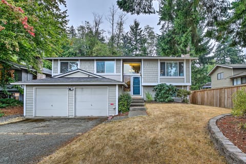 Spacious Kent Getaway w/ Yard, Deck + Grill! House in Kent