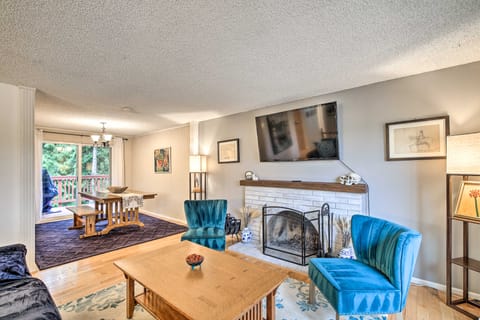 Spacious Kent Getaway w/ Yard, Deck + Grill! House in Kent