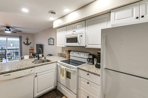 Steps to Pool & Ocean City Beach! Water-View Gem Apartment in Ocean City