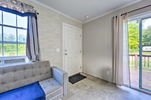 Cassopolis Cabin, Little Fish Lake On-Site! House in Michigan