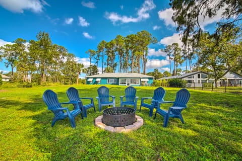 Waterfront Lake Dora Escape w/ Private Dock & Slip House in Tavares