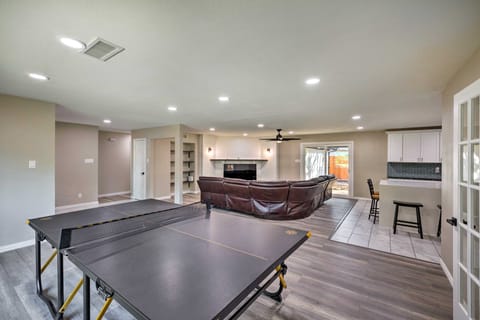Spacious Fort Worth Getaway < 4 Mi to Dtwn! House in Fort Worth