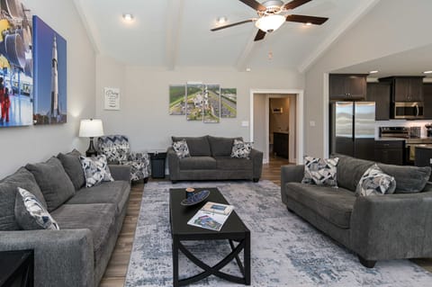 Spacious Hazel Green Home w/ Fireplace, Yard! House in Alabama