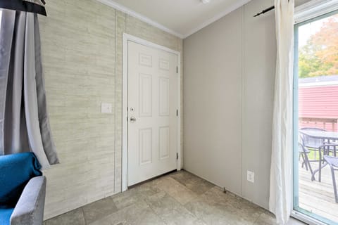 Cassopolis Cabin, Private Deck & Lake Access! House in Michigan