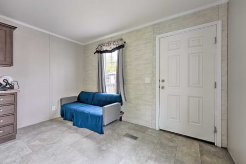 Cassopolis Cabin, Private Deck & Lake Access! House in Michigan