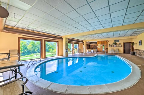 Comfortable Dover Apartment: Walk to Mt Snow! Apartment in Dover