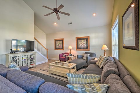 Spacious Family Retreat w/ Resort Amenities! House in Surfside Beach