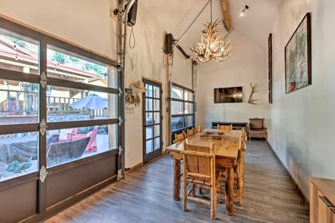 Red River Summer Cabin w/ Fire Pit & Mtn Views House in Red River