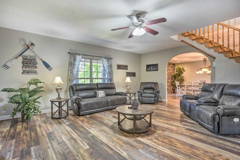 Fish, Kayak & More: Lakefront Georgia Home House in Alabama