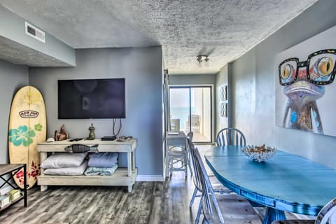 North Myrtle Beach Retreat w/ Ocean Views! Apartment in Crescent Beach