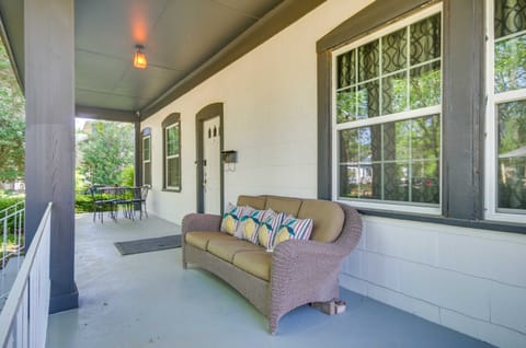 Updated North Greenwood Cottage < 1 Mi to Dtwn! Apartment in Mississippi