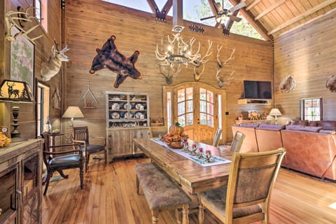 Countryside Cabin Retreat w/ Outdoor Kitchen! House in Mississippi