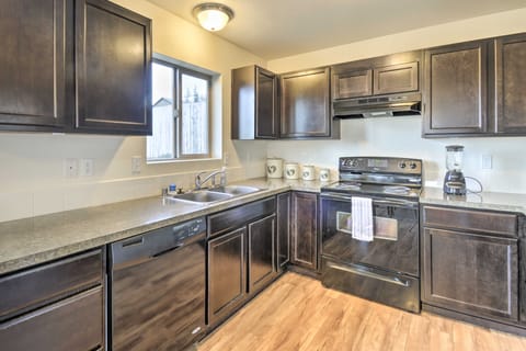 Pet-Friendly Poulsbo Abode w/ Mountain Views! House in Poulsbo