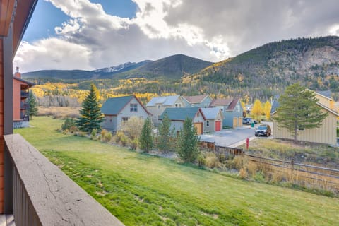 Walkable Frisco Condo: Mtn Views & Shared Hot Tub! Apartment in Frisco